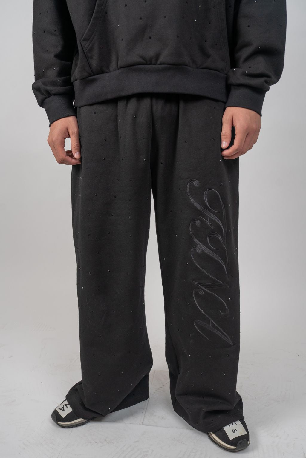 FINA CRYSTALS STRAIGHT LEG SWEAT PANT